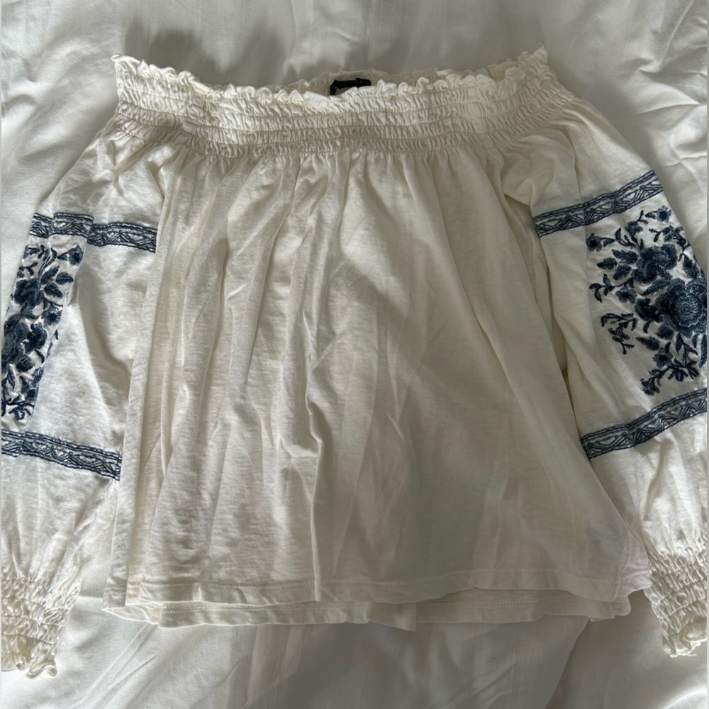 American Eagle white off the shoulder top size small